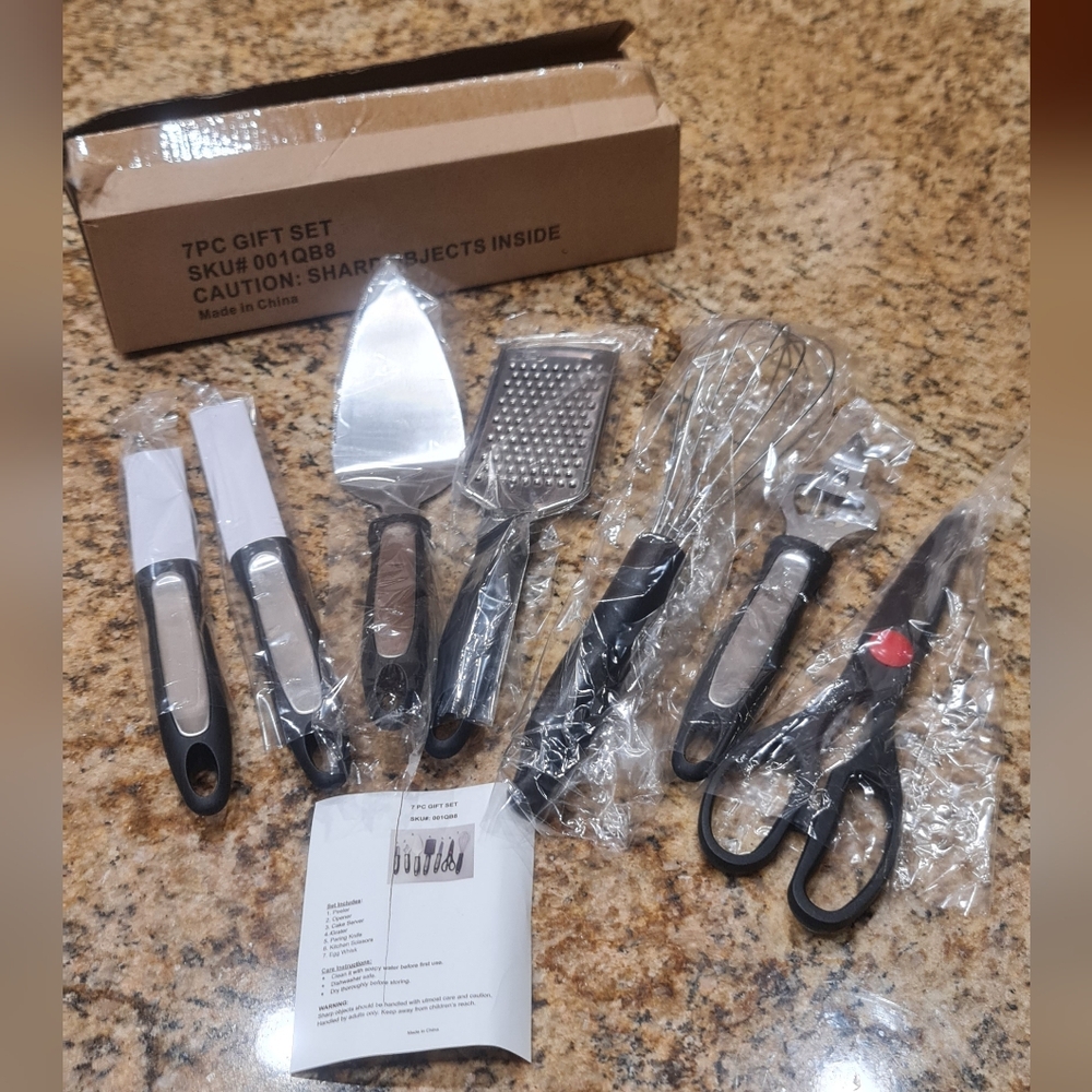 7-Piece Kitchen Utensil Gift Set with Black & Silver Handles New In Box